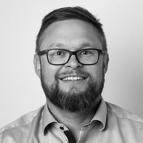 Kim Jonsson_black and white_light.jpg